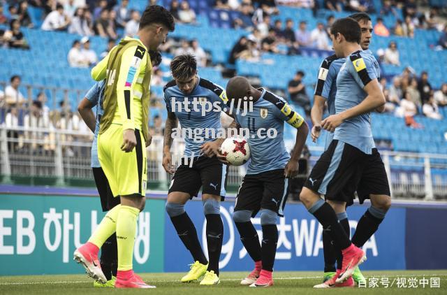 巴西3-1战胜乌拉圭，提前跻身美洲杯四强